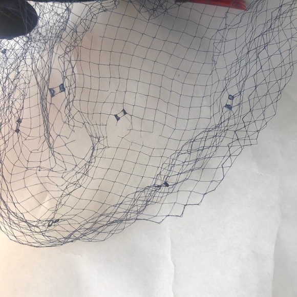 Vintage I. Magnin & Co. Navy Blue Velvet 40’s hat - Picture 3 of 4